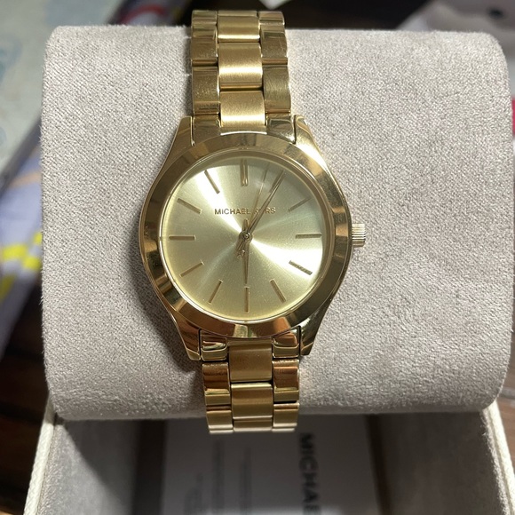MICHAEL KORS
Unisex Slim Runway Gold-Tone Stainless Steel Bracelet Watch 42mm - Picture 1 of 5